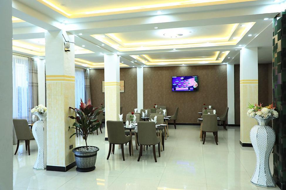 Riverland Hotel Bahir Dar Bagian luar foto